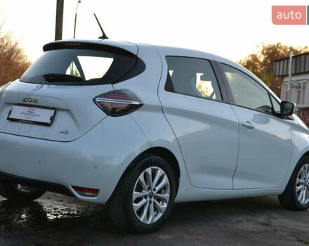 Белый Рено Зое, объемом двигателя 0 л и пробегом 50 тыс. км за 13999 $, фото 7 на Automoto.ua