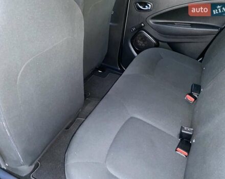Белый Рено Зое, объемом двигателя 0 л и пробегом 86 тыс. км за 11506 $, фото 18 на Automoto.ua