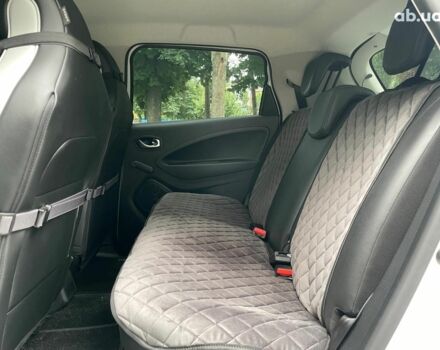 Белый Рено Зое, объемом двигателя 0 л и пробегом 34 тыс. км за 13990 $, фото 16 на Automoto.ua