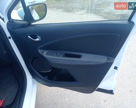 Белый Рено Зое, объемом двигателя 0 л и пробегом 110 тыс. км за 11625 $, фото 12 на Automoto.ua