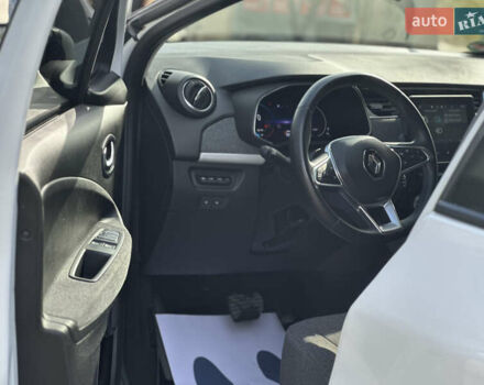 Белый Рено Зое, объемом двигателя 0 л и пробегом 25 тыс. км за 12300 $, фото 32 на Automoto.ua