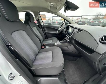 Білий Рено Зое, об'ємом двигуна 0 л та пробігом 49 тис. км за 12500 $, фото 13 на Automoto.ua