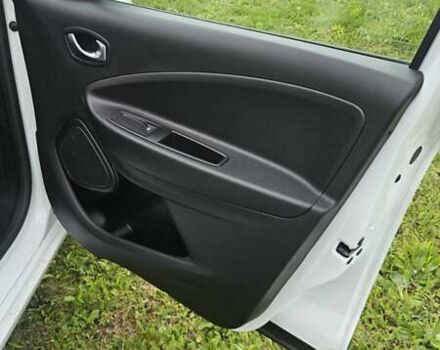 Рено Зое 2021 в Тернополе на Automoto.ua Белый Рено Зое, объемом двигателя 0 л и пробегом 51 тыс. км за 12999 $, фото 47 на Automoto.ua