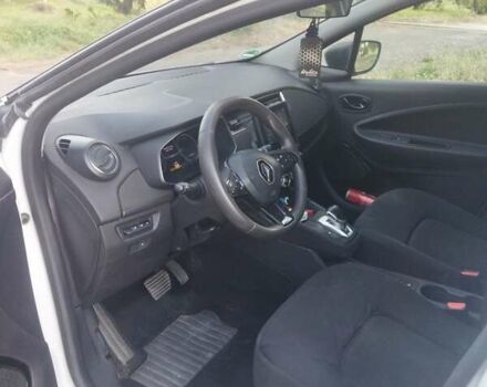 Белый Рено Зое, объемом двигателя 0 л и пробегом 167 тыс. км за 10600 $, фото 3 на Automoto.ua