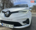 Белый Рено Зое, объемом двигателя 0 л и пробегом 25 тыс. км за 12300 $, фото 26 на Automoto.ua