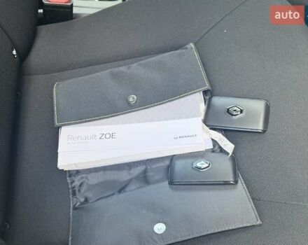 Білий Рено Зое, об'ємом двигуна 0 л та пробігом 115 тис. км за 10900 $, фото 14 на Automoto.ua