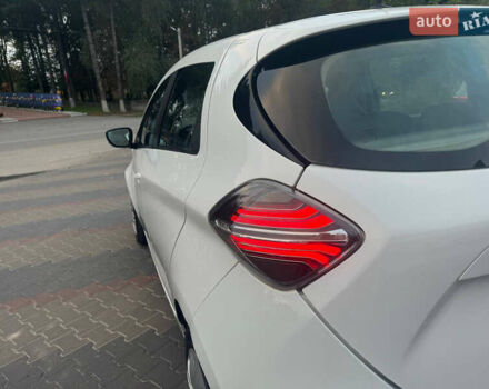 Белый Рено Зое, объемом двигателя 0 л и пробегом 38 тыс. км за 11900 $, фото 6 на Automoto.ua