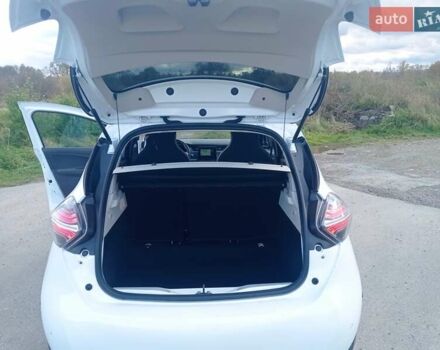 Белый Рено Зое, объемом двигателя 0 л и пробегом 110 тыс. км за 11625 $, фото 7 на Automoto.ua