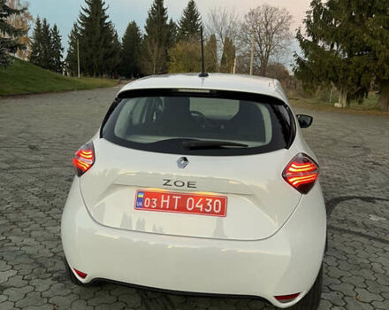 Белый Рено Зое, объемом двигателя 0 л и пробегом 68 тыс. км за 11800 $, фото 7 на Automoto.ua