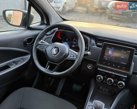 Белый Рено Зое, объемом двигателя 0 л и пробегом 29 тыс. км за 11999 $, фото 19 на Automoto.ua