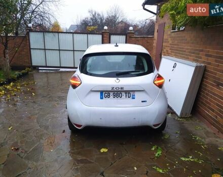 Белый Рено Зое, объемом двигателя 0 л и пробегом 95 тыс. км за 12300 $, фото 5 на Automoto.ua