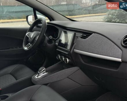 Белый Рено Зое, объемом двигателя 0 л и пробегом 52 тыс. км за 12999 $, фото 2 на Automoto.ua