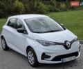 Белый Рено Зое, объемом двигателя 0 л и пробегом 150 тыс. км за 11800 $, фото 6 на Automoto.ua