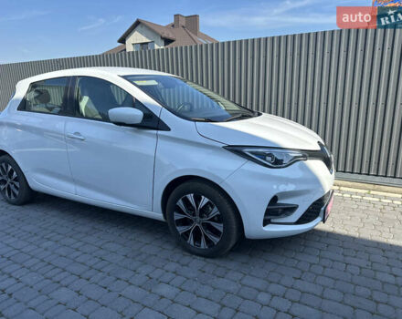 Белый Рено Зое, объемом двигателя 0 л и пробегом 87 тыс. км за 11600 $, фото 1 на Automoto.ua