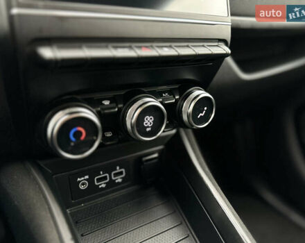 Рено Зое 2021 в Мукачеве на Automoto.ua Белый Рено Зое, объемом двигателя 0 л и пробегом 81 тыс. км за 11999 $, фото 31 на Automoto.ua