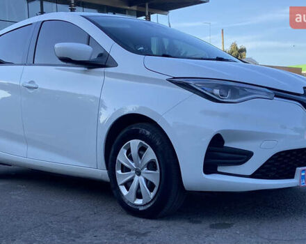 Белый Рено Зое, объемом двигателя 0 л и пробегом 125 тыс. км за 11500 $, фото 7 на Automoto.ua