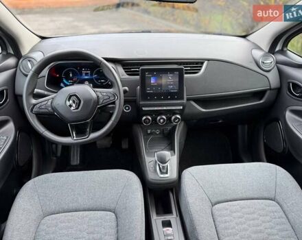 Белый Рено Зое, объемом двигателя 0 л и пробегом 100 тыс. км за 11890 $, фото 7 на Automoto.ua