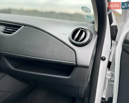 Рено Зое 2021 в Мукачеве на Automoto.ua Белый Рено Зое, объемом двигателя 0 л и пробегом 81 тыс. км за 11999 $, фото 41 на Automoto.ua