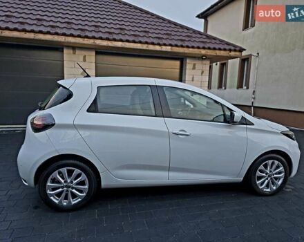 Белый Рено Зое, объемом двигателя 0 л и пробегом 16 тыс. км за 12999 $, фото 19 на Automoto.ua