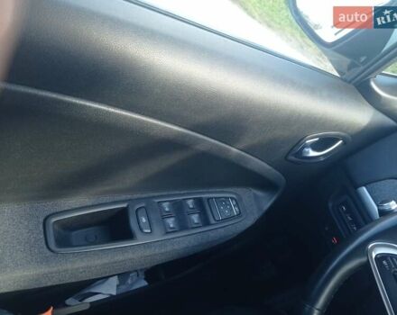 Белый Рено Зое, объемом двигателя 0 л и пробегом 110 тыс. км за 11625 $, фото 17 на Automoto.ua