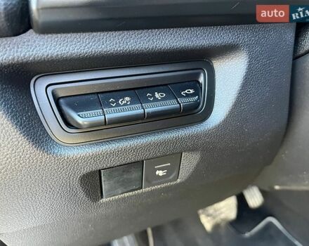 Белый Рено Зое, объемом двигателя 0 л и пробегом 87 тыс. км за 11800 $, фото 79 на Automoto.ua
