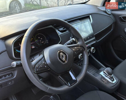 Белый Рено Зое, объемом двигателя 0 л и пробегом 29 тыс. км за 11999 $, фото 11 на Automoto.ua