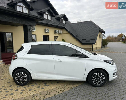 Белый Рено Зое, объемом двигателя 0 л и пробегом 95 тыс. км за 11650 $, фото 33 на Automoto.ua