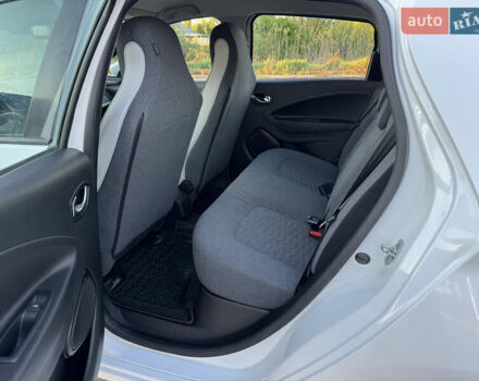 Белый Рено Зое, объемом двигателя 0 л и пробегом 109 тыс. км за 11500 $, фото 5 на Automoto.ua