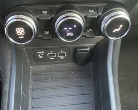 Білий Рено Зое, об'ємом двигуна 0 л та пробігом 29 тис. км за 12400 $, фото 7 на Automoto.ua