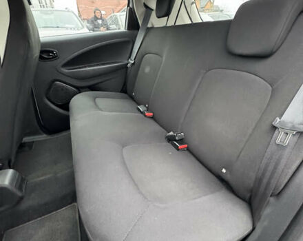 Белый Рено Зое, объемом двигателя 0 л и пробегом 74 тыс. км за 12300 $, фото 23 на Automoto.ua