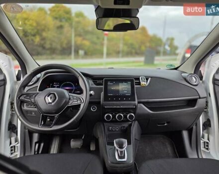 Белый Рено Зое, объемом двигателя 0 л и пробегом 151 тыс. км за 11000 $, фото 1 на Automoto.ua