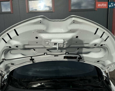 Белый Рено Зое, объемом двигателя 0 л и пробегом 21 тыс. км за 12100 $, фото 9 на Automoto.ua