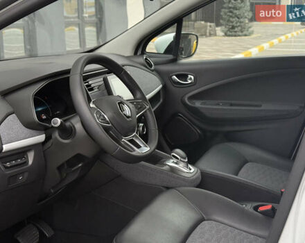 Белый Рено Зое, объемом двигателя 0 л и пробегом 52 тыс. км за 12999 $, фото 16 на Automoto.ua