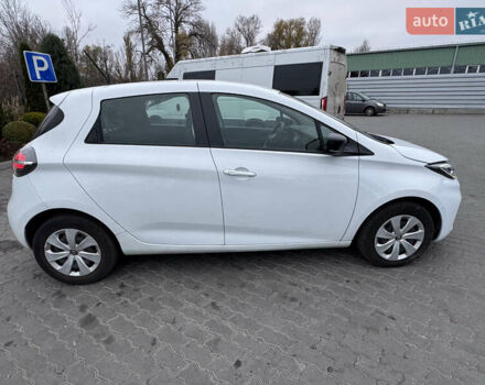 Белый Рено Зое, объемом двигателя 0 л и пробегом 56 тыс. км за 11999 $, фото 8 на Automoto.ua