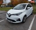 Белый Рено Зое, объемом двигателя 0 л и пробегом 73 тыс. км за 11100 $, фото 2 на Automoto.ua