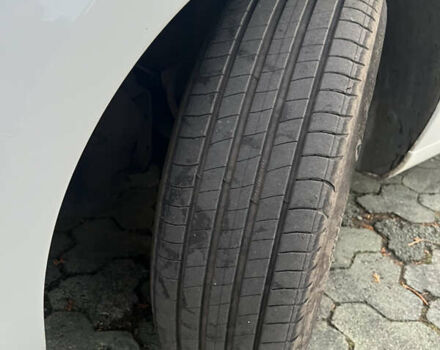 Белый Рено Зое, объемом двигателя 0 л и пробегом 68 тыс. км за 11800 $, фото 8 на Automoto.ua