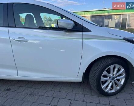 Белый Рено Зое, объемом двигателя 0 л и пробегом 122 тыс. км за 11800 $, фото 3 на Automoto.ua