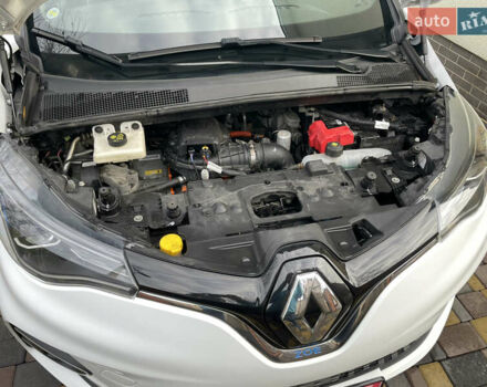 Белый Рено Зое, объемом двигателя 0 л и пробегом 126 тыс. км за 11950 $, фото 38 на Automoto.ua