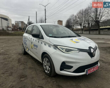 Белый Рено Зое, объемом двигателя 0 л и пробегом 43 тыс. км за 8800 $, фото 8 на Automoto.ua