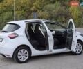 Белый Рено Зое, объемом двигателя 0 л и пробегом 150 тыс. км за 11800 $, фото 12 на Automoto.ua
