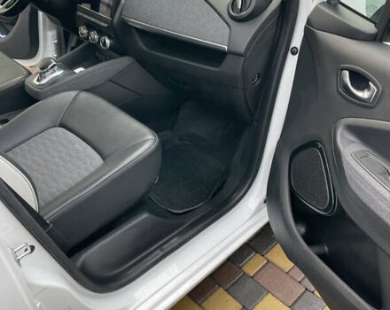 Белый Рено Зое, объемом двигателя 0 л и пробегом 126 тыс. км за 11950 $, фото 18 на Automoto.ua