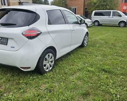 Белый Рено Зое, объемом двигателя 0 л и пробегом 51 тыс. км за 13300 $, фото 11 на Automoto.ua