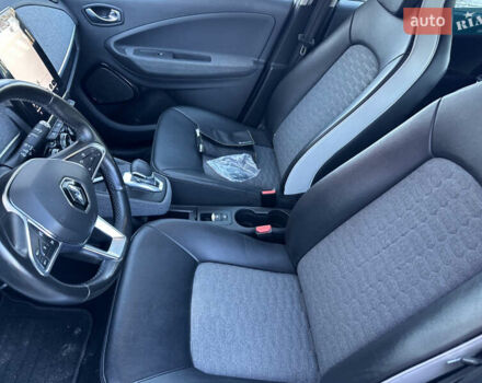 Белый Рено Зое, объемом двигателя 0 л и пробегом 81 тыс. км за 14200 $, фото 20 на Automoto.ua