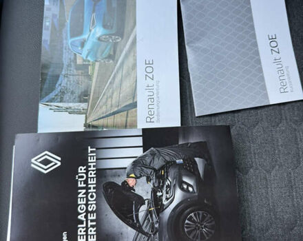 Белый Рено Зое, объемом двигателя 0 л и пробегом 33 тыс. км за 13800 $, фото 24 на Automoto.ua
