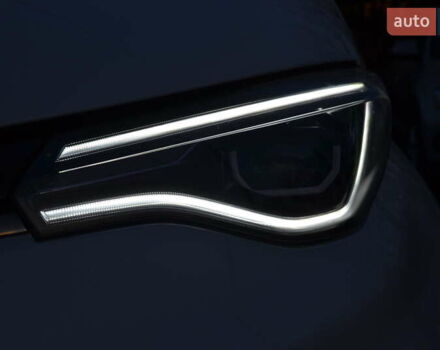 Белый Рено Зое, объемом двигателя 0 л и пробегом 50 тыс. км за 13999 $, фото 41 на Automoto.ua