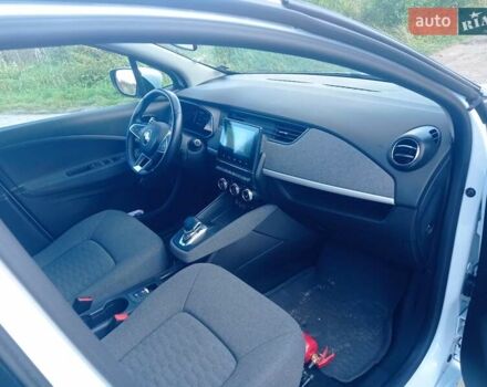 Белый Рено Зое, объемом двигателя 0 л и пробегом 110 тыс. км за 11625 $, фото 13 на Automoto.ua