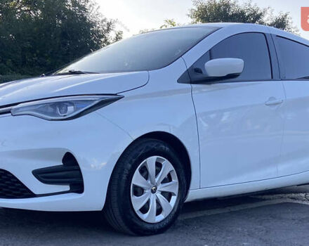 Белый Рено Зое, объемом двигателя 0 л и пробегом 125 тыс. км за 11500 $, фото 1 на Automoto.ua