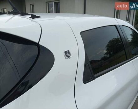 Белый Рено Зое, объемом двигателя 0 л и пробегом 58 тыс. км за 12300 $, фото 1 на Automoto.ua