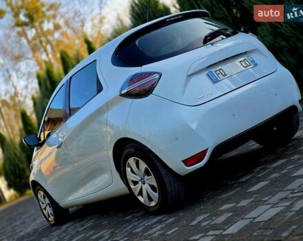 Белый Рено Зое, объемом двигателя 0 л и пробегом 57 тыс. км за 12700 $, фото 12 на Automoto.ua