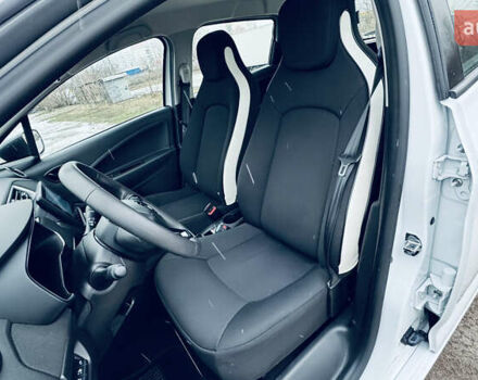 Білий Рено Зое, об'ємом двигуна 0 л та пробігом 59 тис. км за 12800 $, фото 32 на Automoto.ua